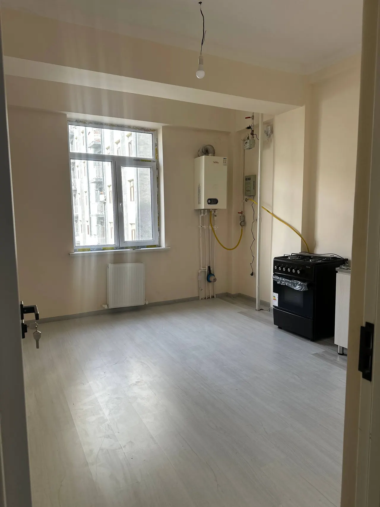 Sotiladi 2 xonali kvartira, 80 m², 9/10 qavat — Yangihayot tumani