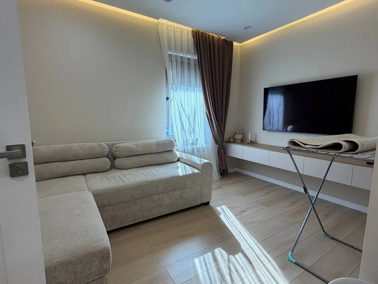 Sotiladi 2 xonali kvartira, 43 m², 2/4 qavat — Mirzo Ulugʻbek tumani