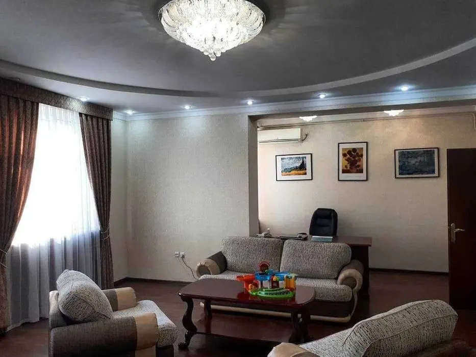 Сдаётся 3-комнатная квартира, 115 м², 4/5 этаж — Мирабадский район
