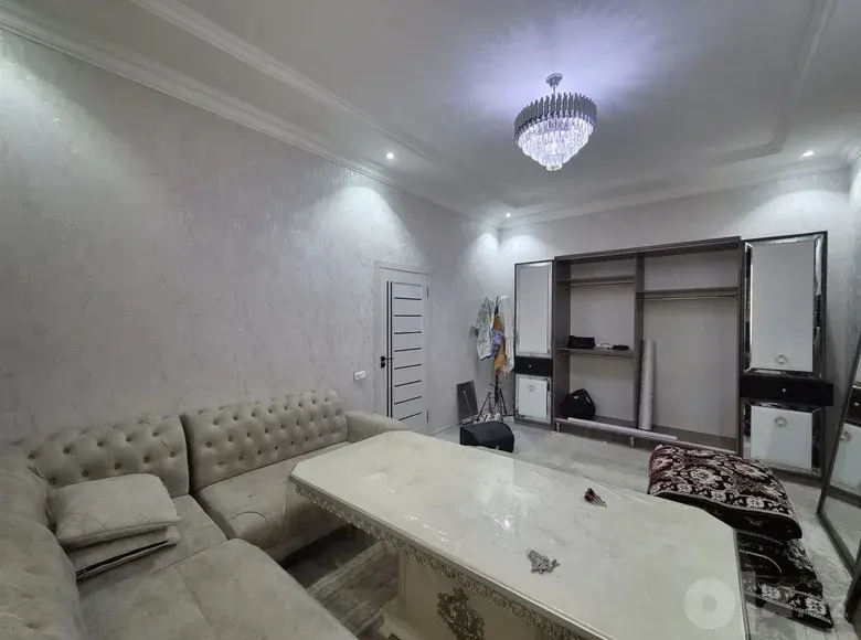 Продаётся 1-комнатная квартира, 35 м², 1/6 этаж — Чиланзарский район