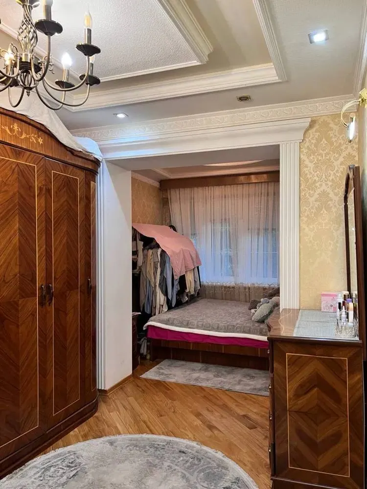 Сотилади 4 хонали квартира, 130 м², 2/6 қават — Мирзо Улуғбек тумани