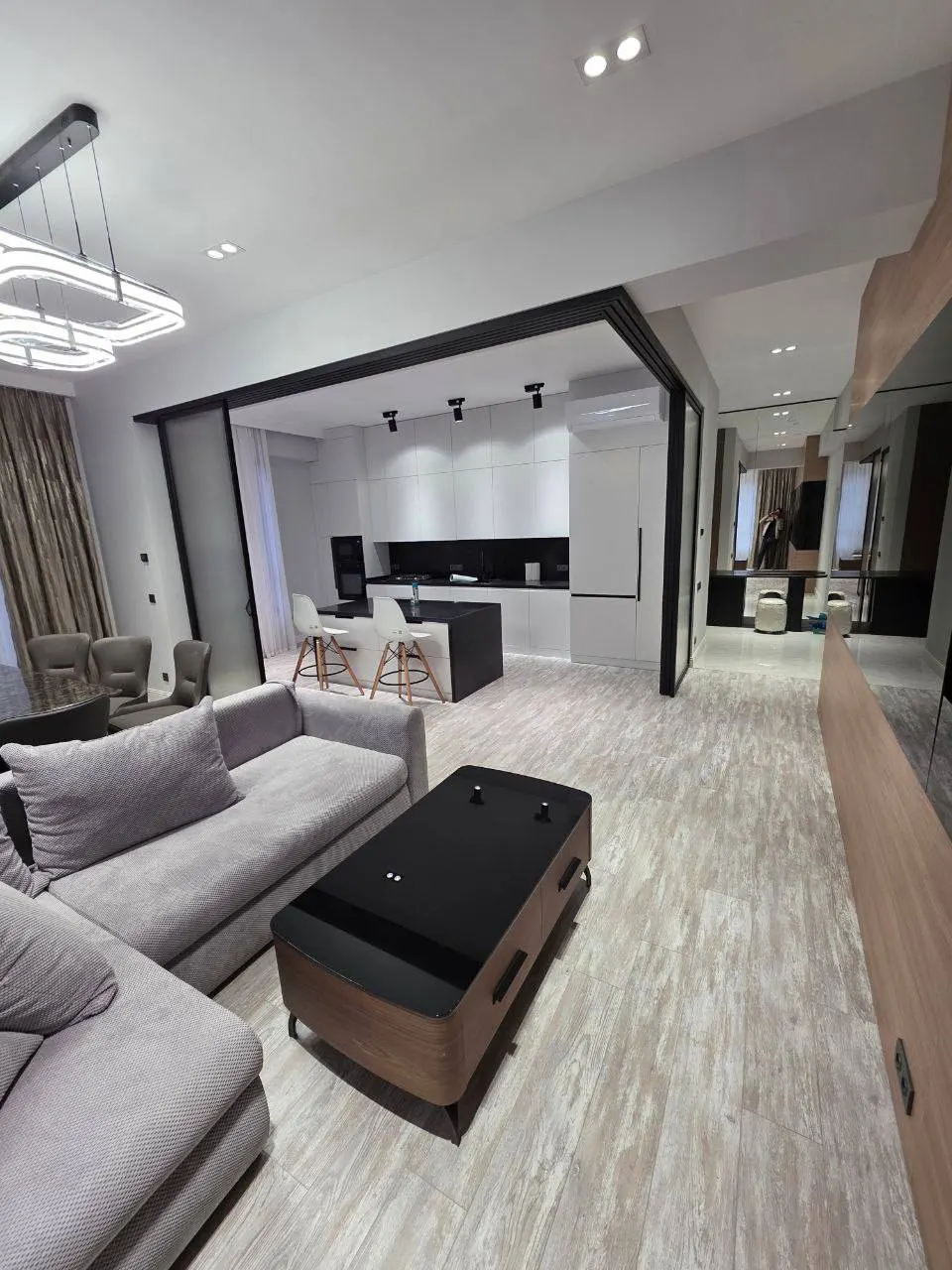 Продаётся 4-комнатная квартира, 114 м², 2/10 этаж — Мирзо-Улугбекский район