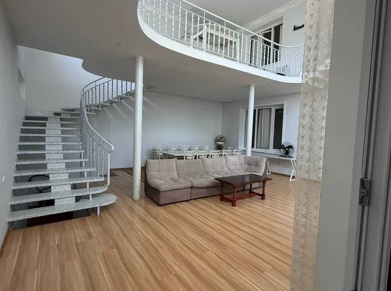 Сдаётся 7-комнатный дом, 6 сот., 600 м², 2 этажа — Яшнабадский район