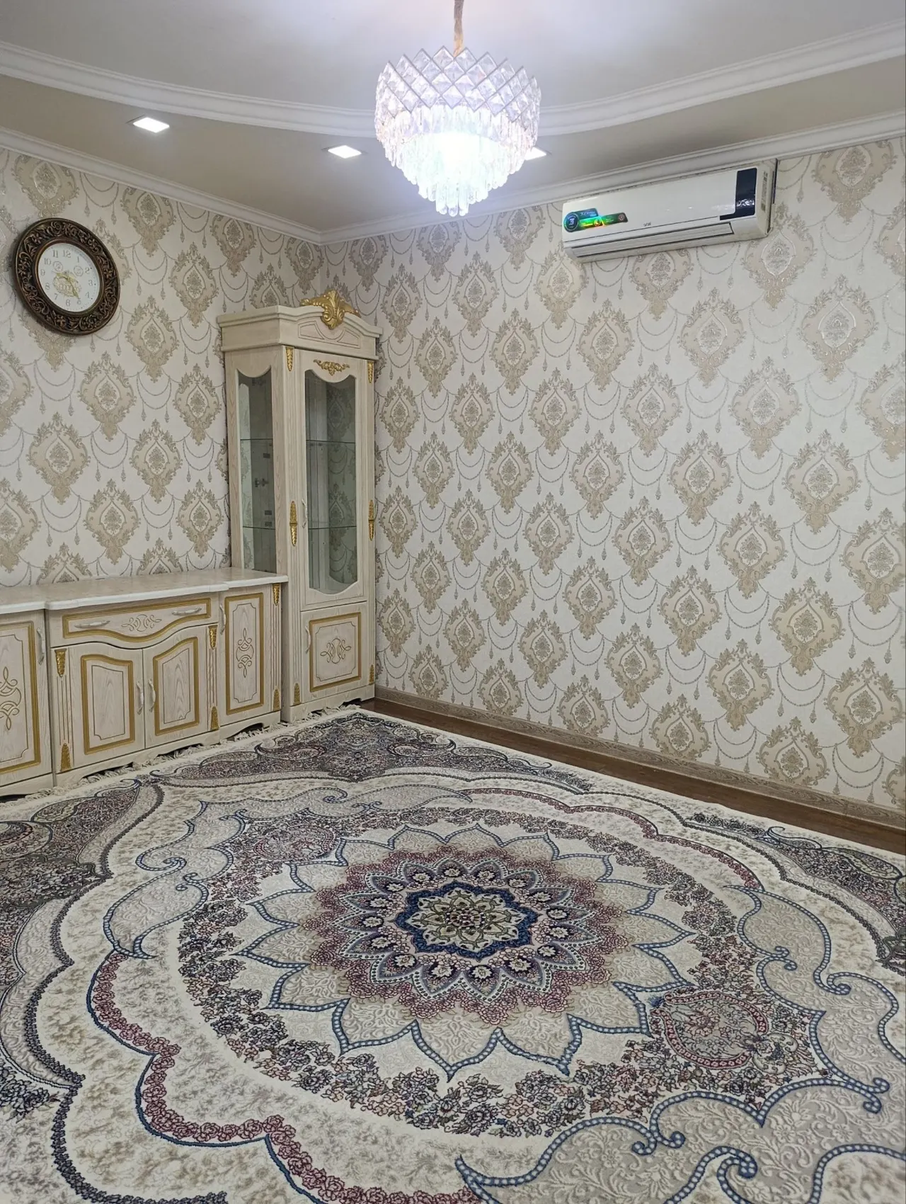 Сдаётся 4-комнатная квартира, 150 м², 1/2 этаж — Яккасарайский район