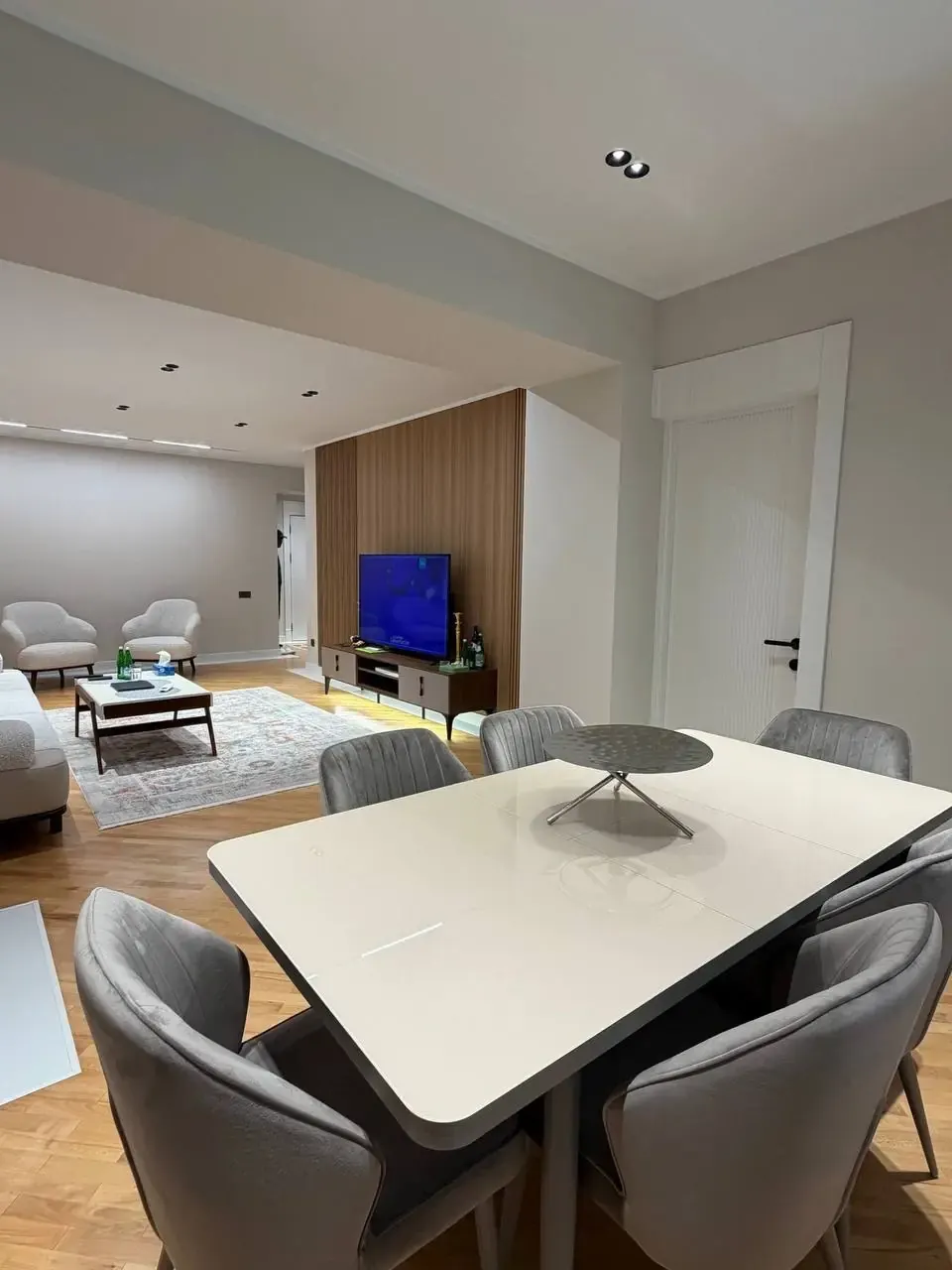 Сотилади 3 хонали квартира, 100 м², 2/5 қават — Миробод тумани