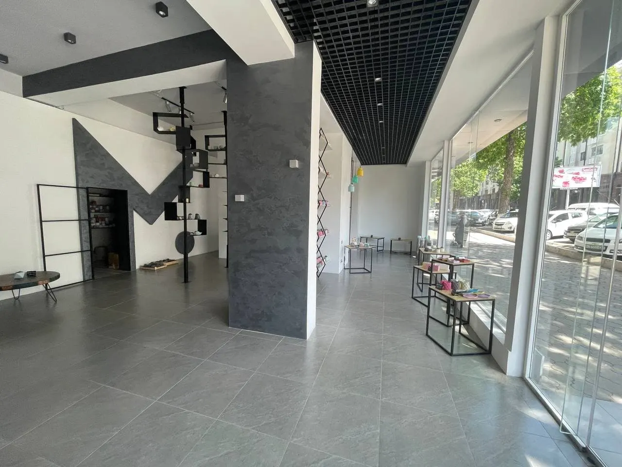Сдаётся офис, 135 м², 1/4 этаж — Мирабадский район