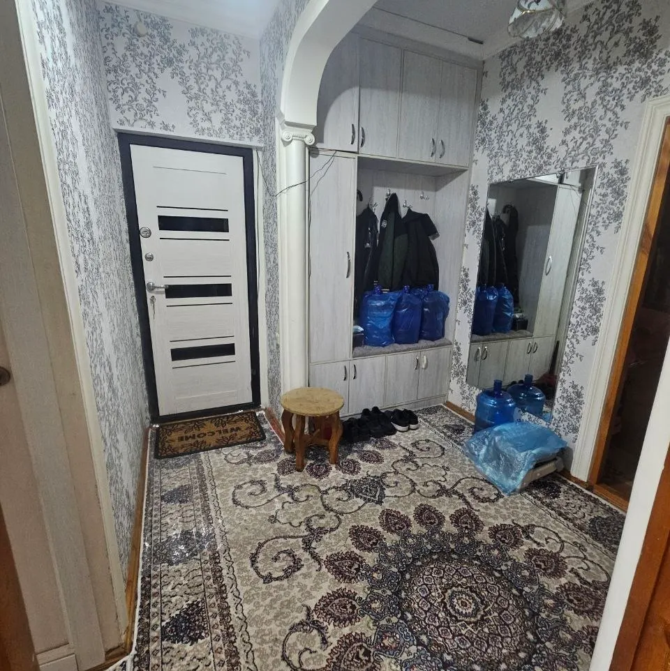 Сотилади 5 хонали квартира, 100 м², 5/5 қават — Мирзо Улуғбек тумани