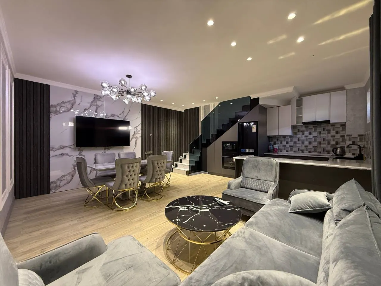 Сотилади 4 хонали квартира, 124 м², 1/4 қават — Мирзо Улуғбек тумани