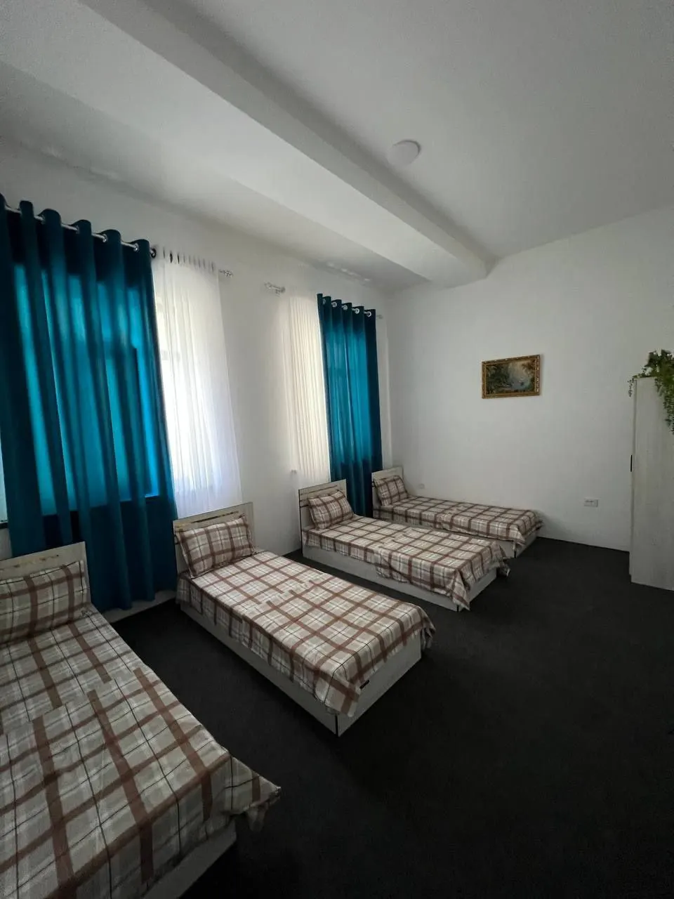 Сдаётся 14-комнатная квартира, 10 м², 1/3 этаж — Мирабадский район