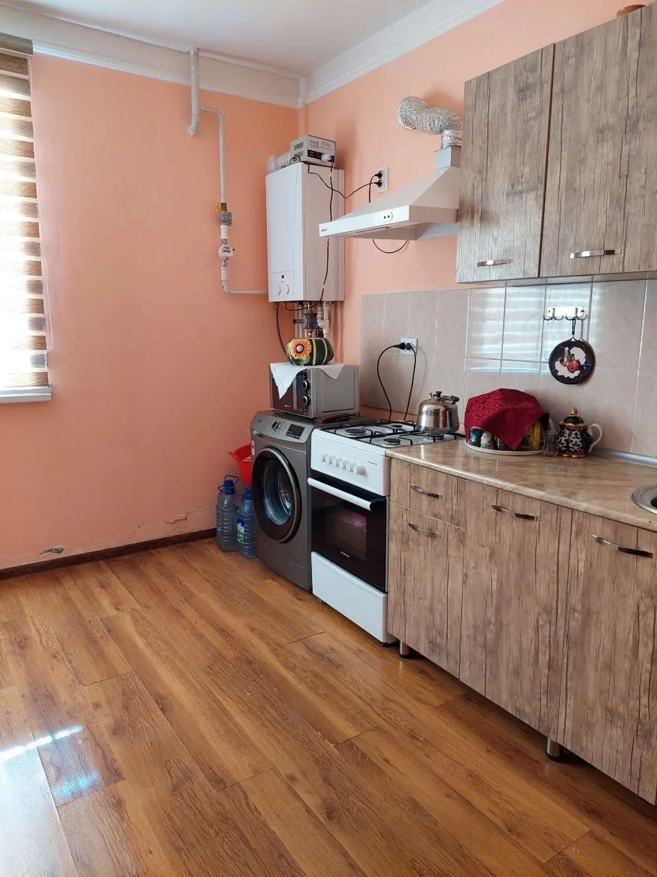 Sotiladi 2 xonali kvartira, 57 m², 1/5 qavat — Boʻstonliq tumani