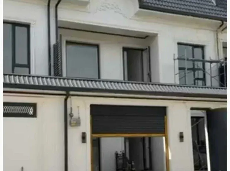 Sotiladi 6 xonali hovli uy, 1.5 sotix, 330 m² — Sergeli tumani