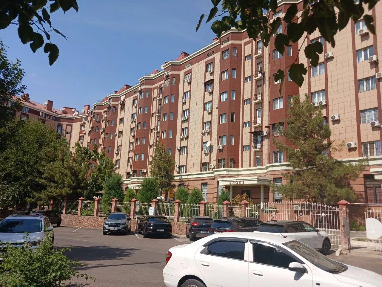 Продаётся 2-комнатная квартира, 80 м², 4/10 этаж — Юнусабадский район