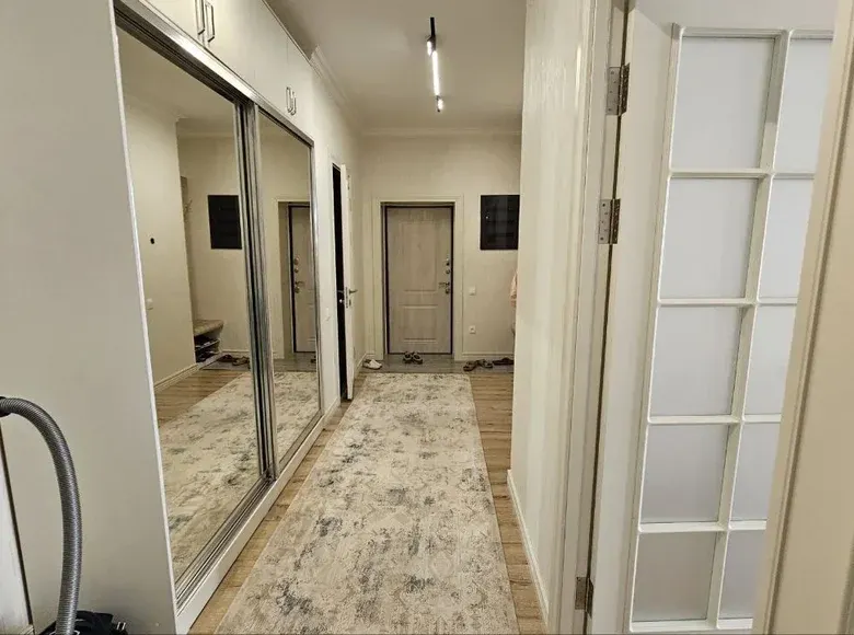 Сотилади 3 хонали квартира, 86 м², 4/8 қават — Мирзо Улуғбек тумани