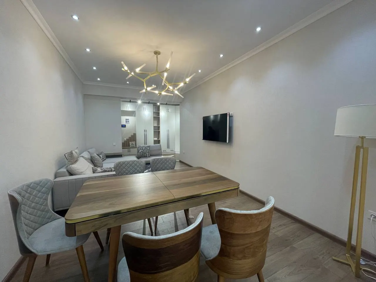 Сдаётся 4-комнатная квартира, 110 м², 7/10 этаж — Мирабадский район