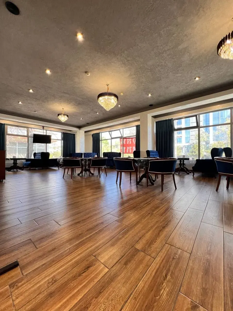 Ijaraga beriladi tijorat binosi, 369 m², 2/2 qavat — Chilonzor tumani