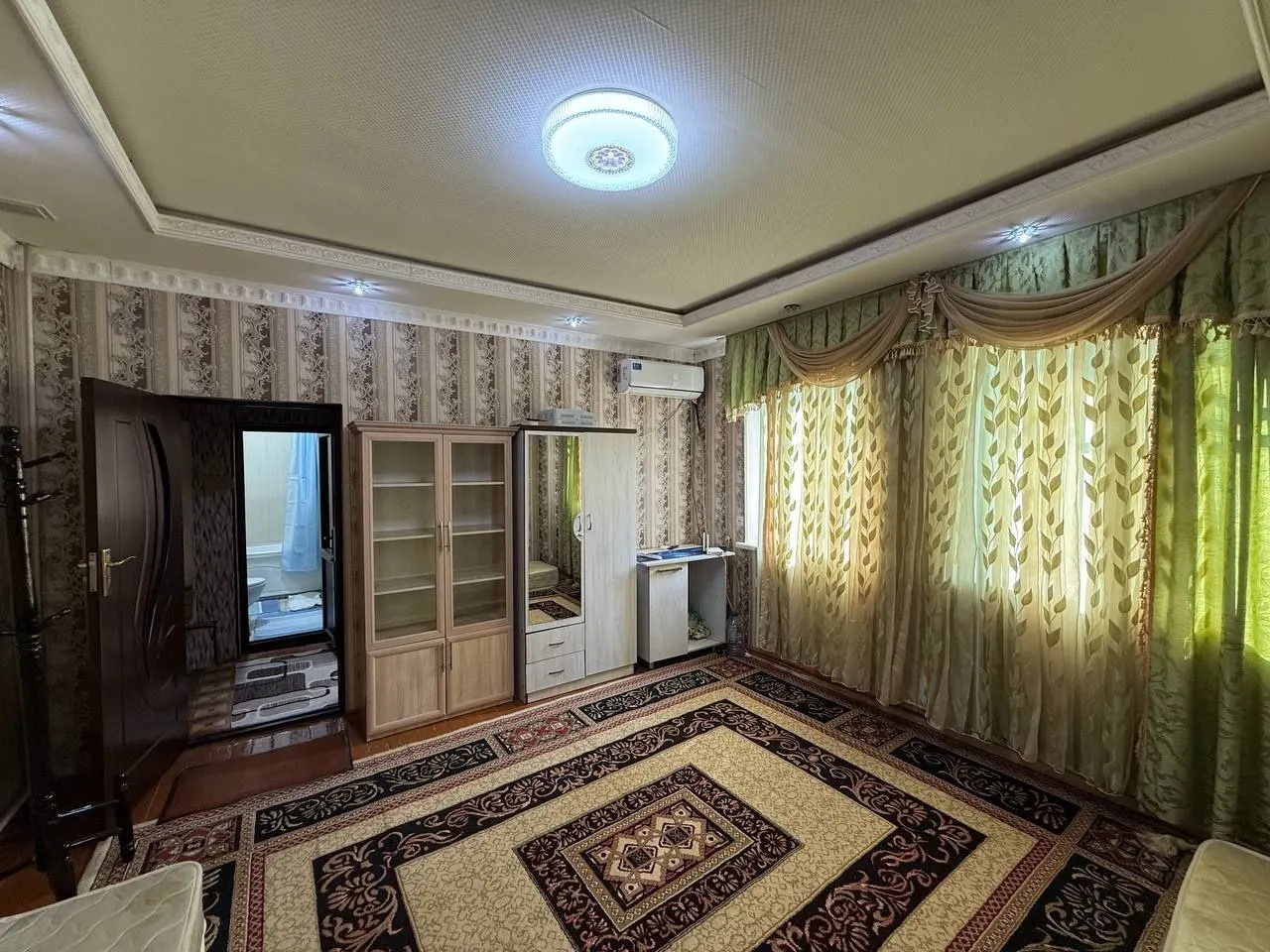 Продаётся 1-комнатная квартира, 35 м², 2/2 этаж — Юнусабадский район