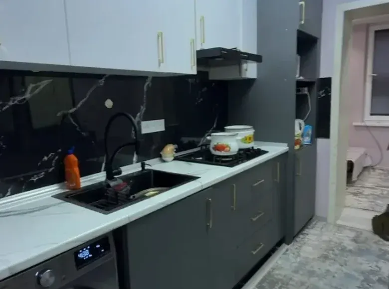 Сотилади 3 хонали квартира, 65 м², 2/5 қават — Миробод тумани
