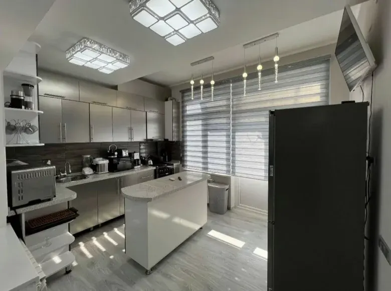 Сотилади 6 хонали ҳовли уй, 350 м², 2/2 қават — Шайхонтоҳур тумани