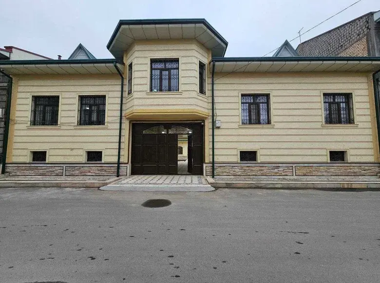 Sotiladi 9 xonali hovli uy, 6 sotix, 300 m² — Sergeli tumani