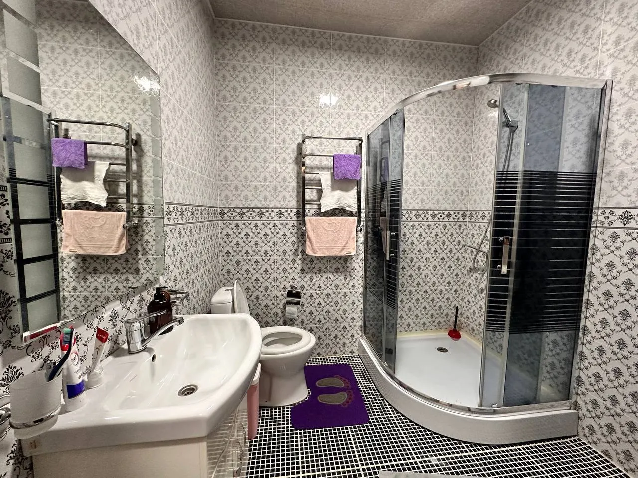 Sotiladi 2 xonali kvartira, 80 m², 9/10 qavat — Yakkasaroy tumani