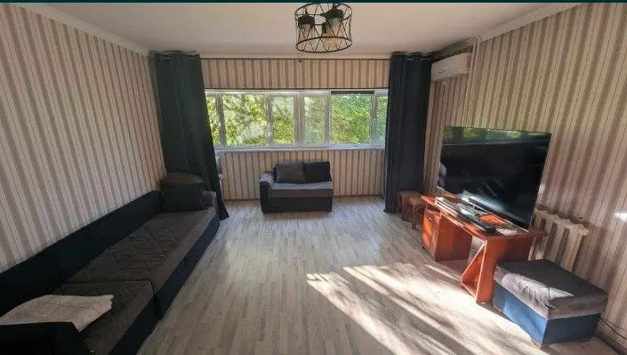 Сотилади 2 хонали квартира, 57 м², 2/4 қават — Юнусобод тумани