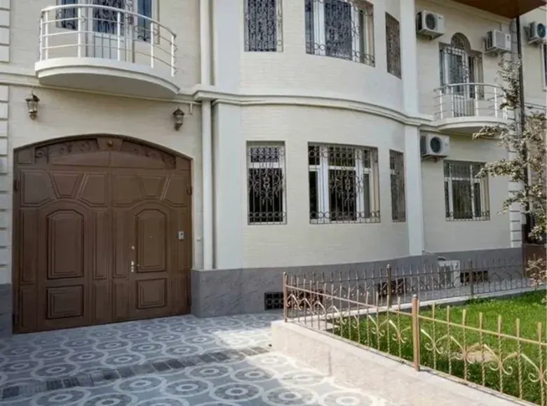 Сдаётся 8-комнатный дом, 4 сот., 400 м² — Яккасарайский район