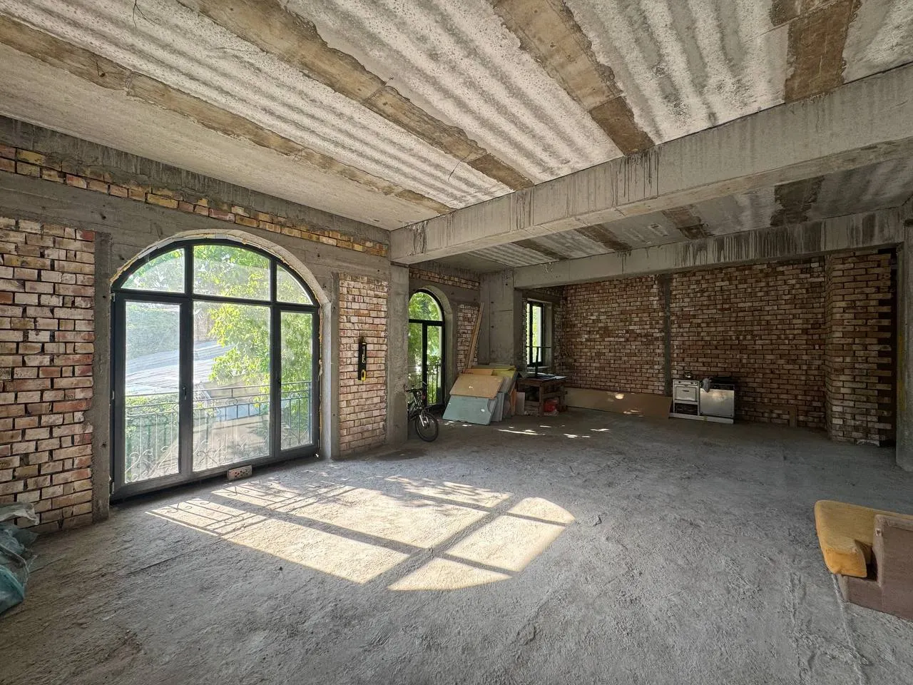Sotiladi 5 xonali kvartira, 115 m², 1/8 qavat — Mirzo Ulugʻbek tumani