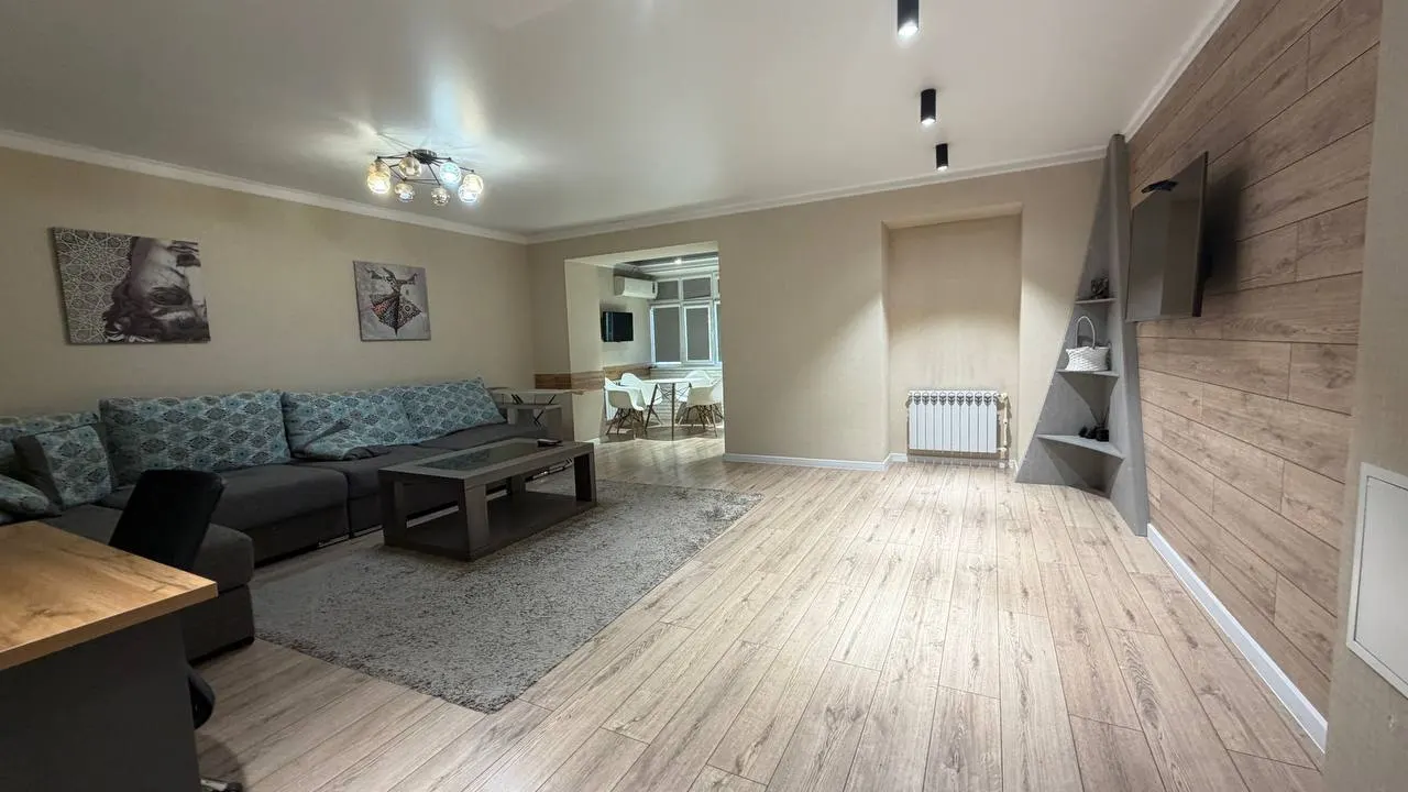 Сотилади 3 хонали квартира, 75 м², 2/4 қават — Мирзо Улуғбек тумани