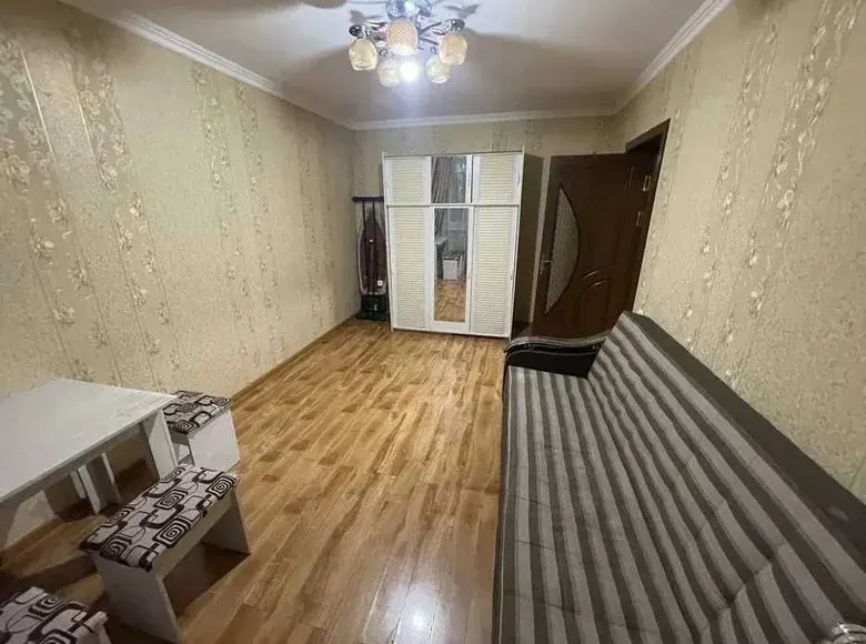 Сдаётся 1-комнатная квартира, 40 м², 2/5 этаж — Яккасарайский район