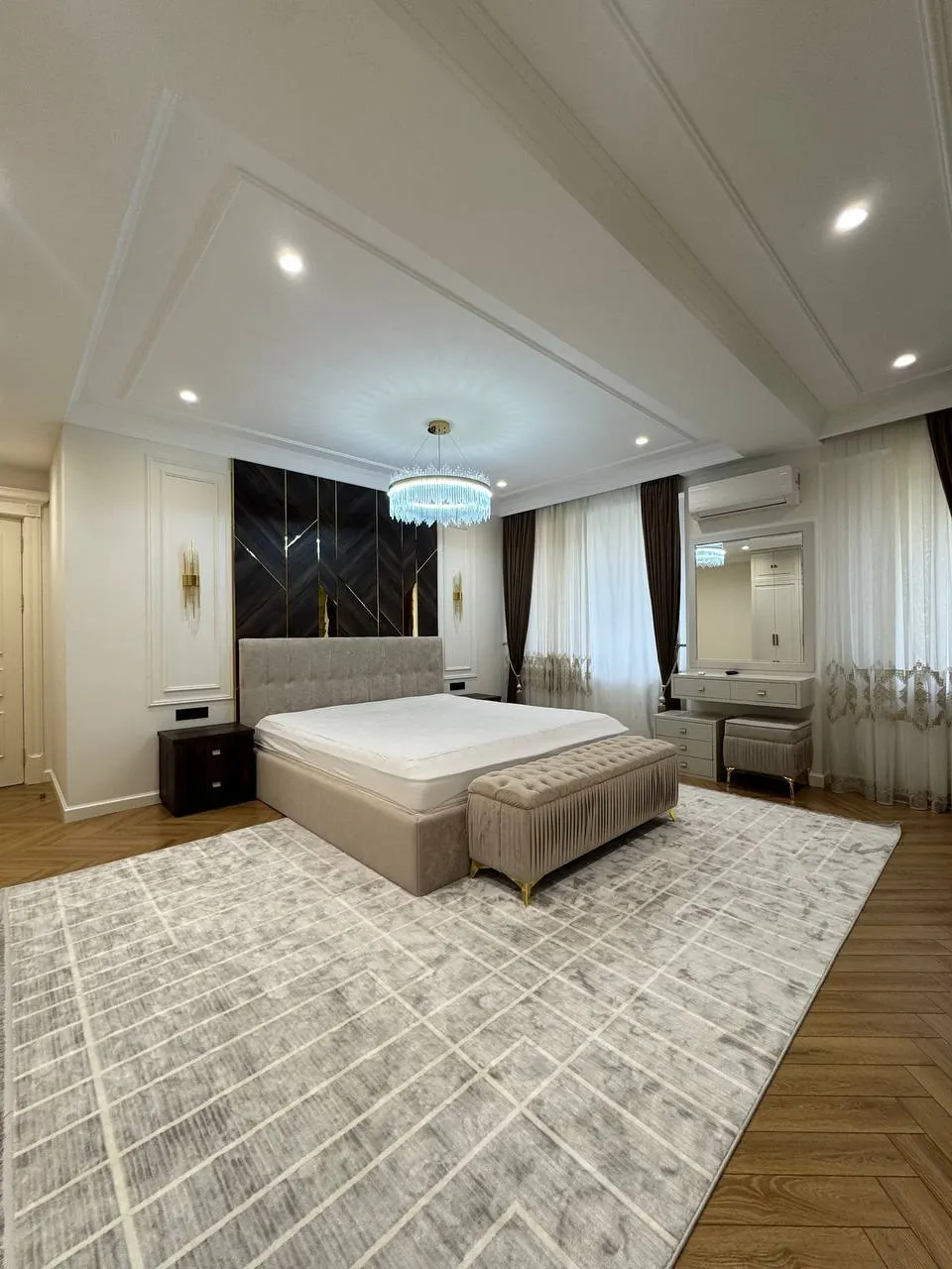 Продаётся 4-комнатная квартира, 190 м², 3/7 этаж — Юнусабадский район