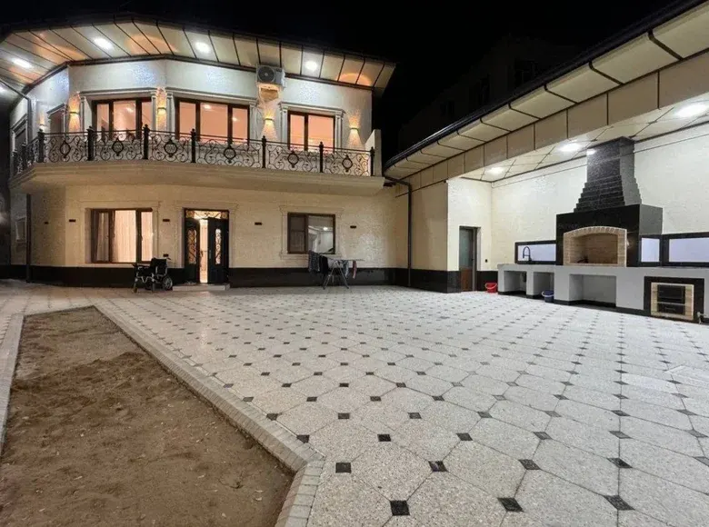 Sotiladi 5 xonali hovli uy, 2.5 sotix, 250 m² — Mirzo Ulugʻbek tumani