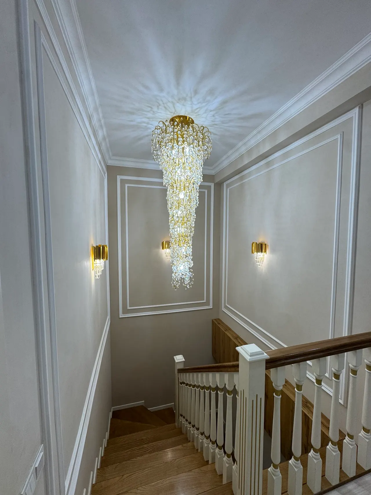 Sotiladi 4 xonali kvartira, 130 m², 1/8 qavat — Yakkasaroy tumani