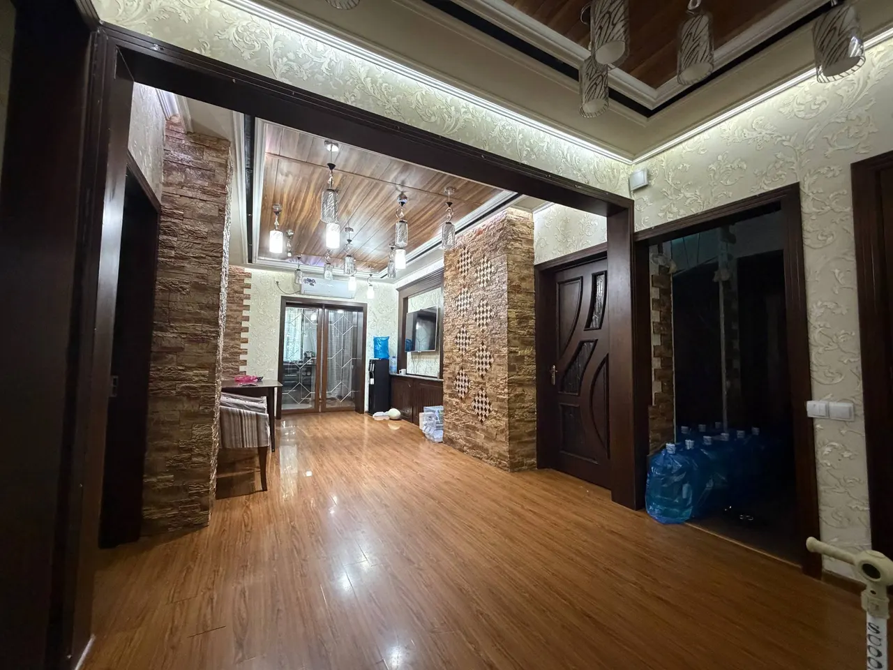 Продаётся 5-комнатная квартира, 117 м², 1/9 этаж — Сергелийский район