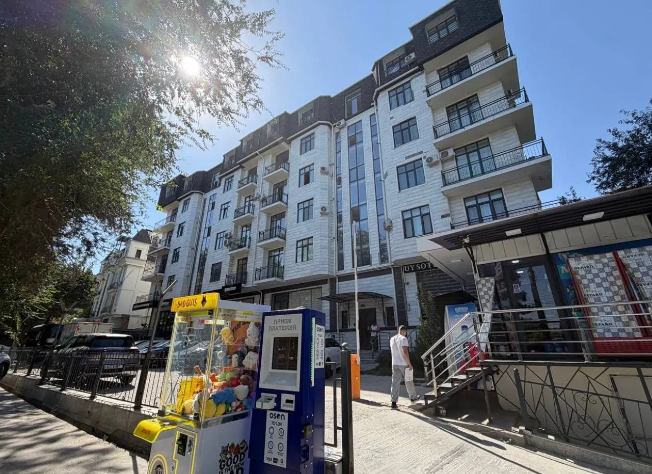 Сотилади 3 хонали квартира, 90 м², 2/5 қават — Мирзо Улуғбек тумани