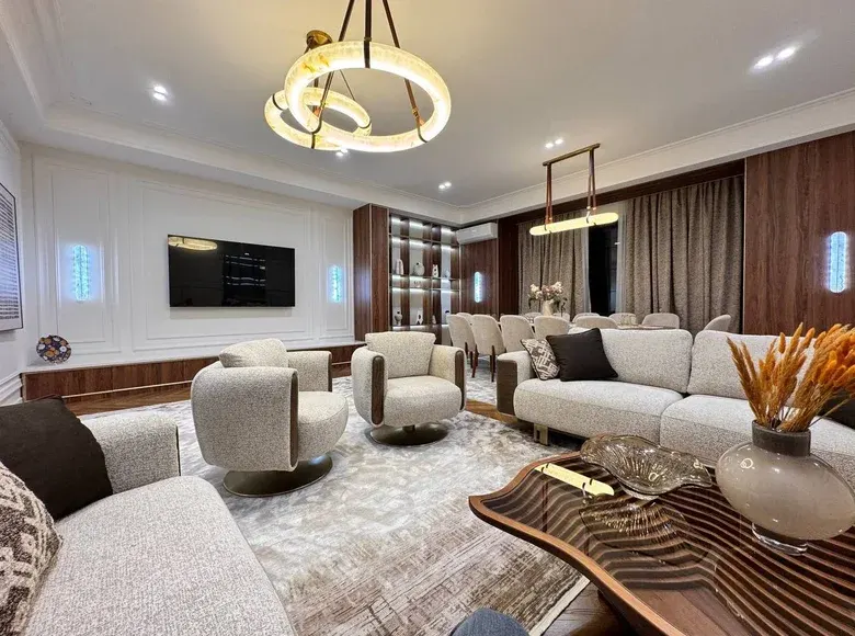 Sotiladi 5 xonali kvartira, 318 m², 3/7 qavat — Yunusobod tumani