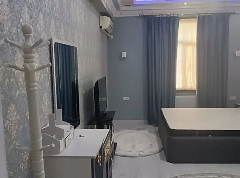 Сдаётся 4-комнатная квартира, 111 м², 1/9 этаж — Яккасарайский район