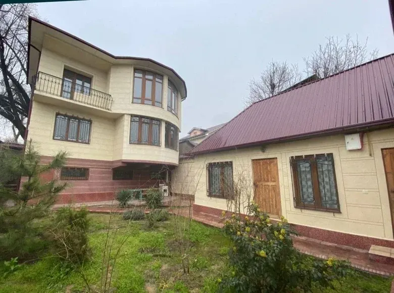 Продаётся 8-комнатный дом, 4 сот., 3/3 этаж — Кибрайский район
