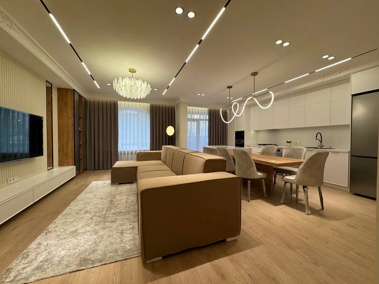 Сдаётся 4-комнатная квартира, 145 м², 5/8 этаж — Мирабадский район