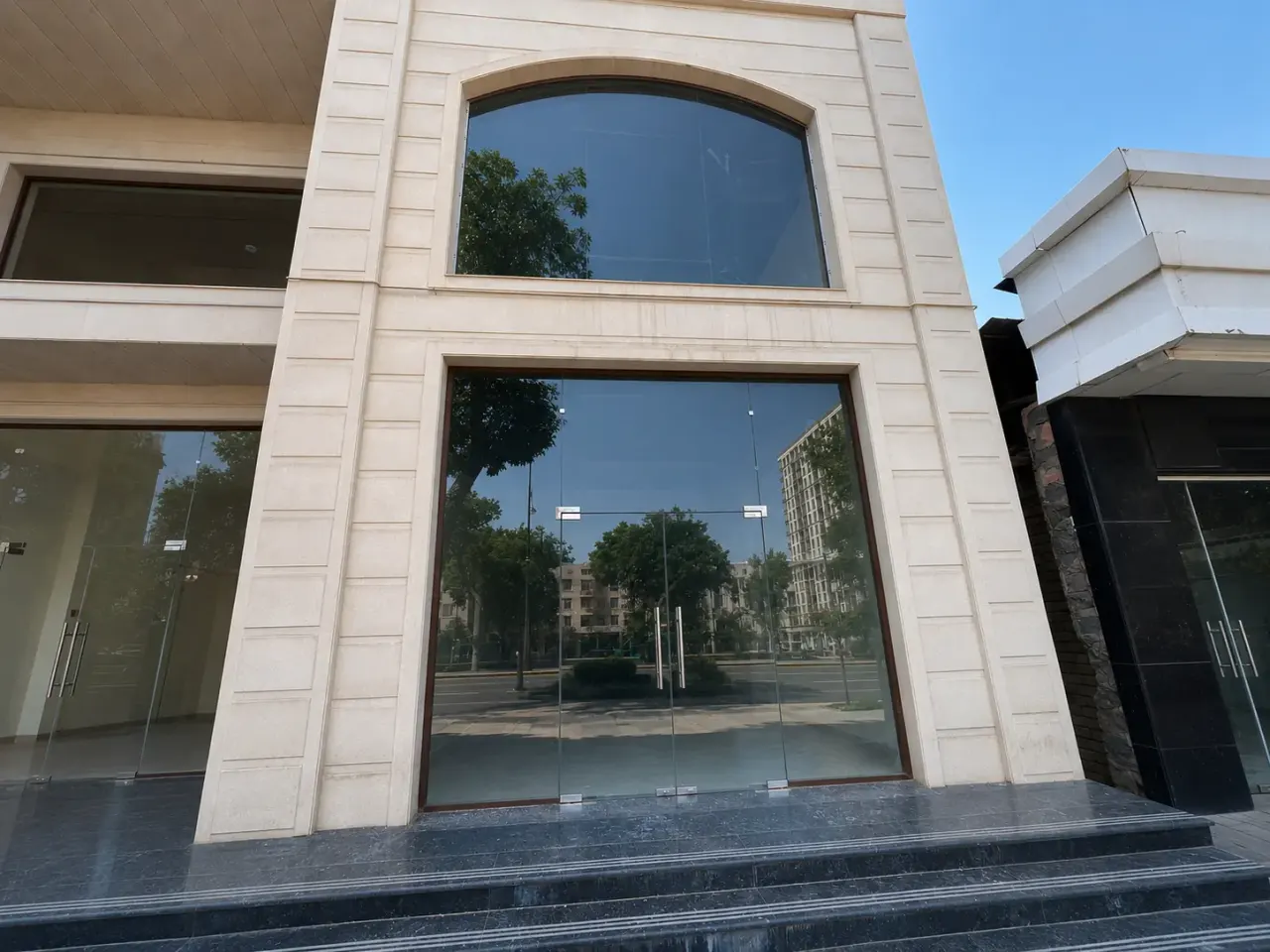 Ijaraga beriladi tijorat binosi, 228 m², 2/12 qavat — Yakkasaroy tumani