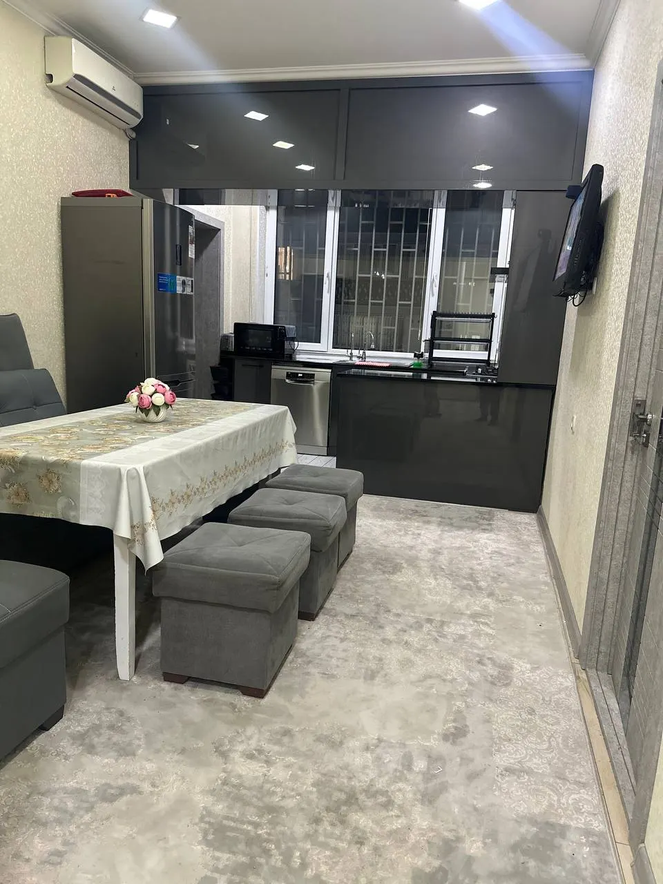 Сотилади 4 хонали квартира, 96 м², 2/8 қават — Мирзо Улуғбек тумани