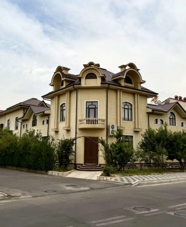 Продаётся дом, 6 сот., 3 этажа — Юнусабадский район