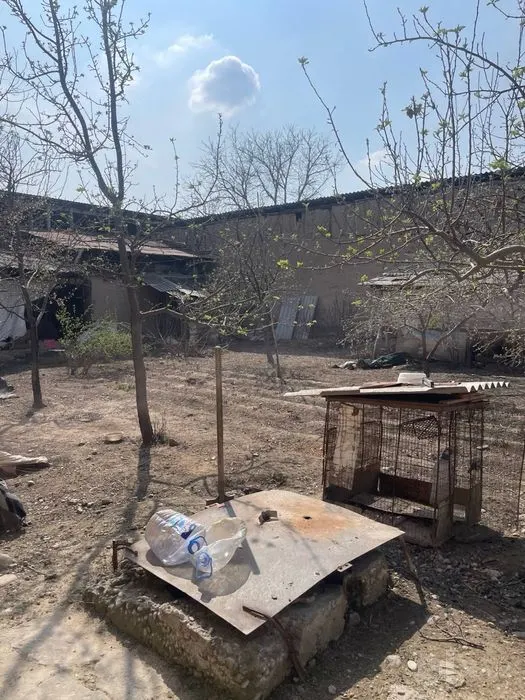 Sotiladi 4 xonali hovli uy, 10 sotix, 1 qavatli — Yashnobod tumani