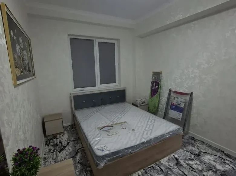 Сдаётся 2-комнатная квартира, 64 м², 3/9 этаж — Гулистан