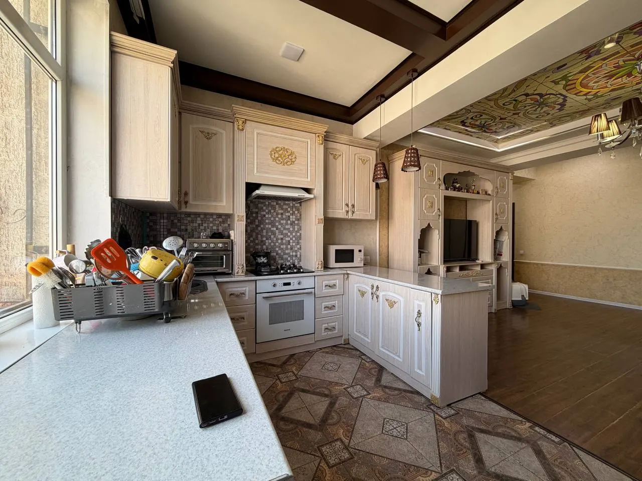 Сотилади 3 хонали квартира, 88 м², 8/10 қават — Миробод тумани