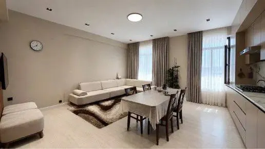 Продаётся 4-комнатная квартира, 106 м², 9/10 этаж — Яккасарайский район