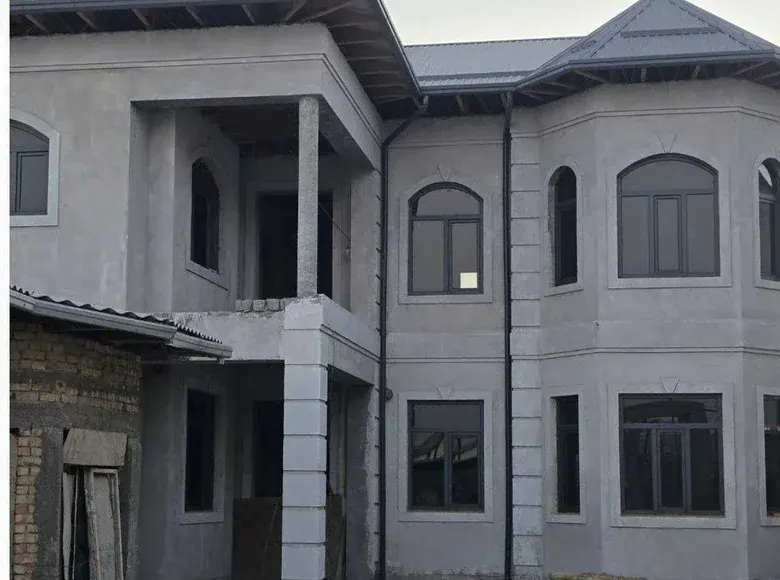 Сотилади 6 хонали ҳовли уй, 5 сотих, 180 м² — Янгиҳаёт тумани