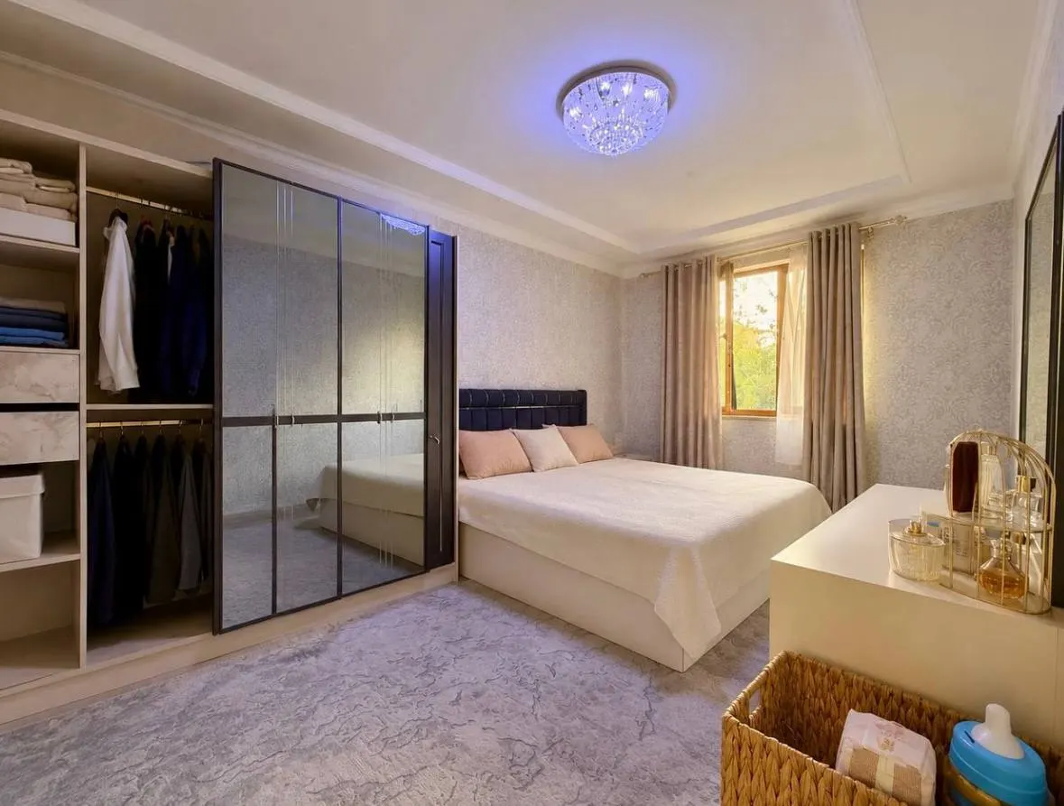 Сотилади 3 хонали квартира, 65 м², 3/5 қават — Мирзо Улуғбек тумани