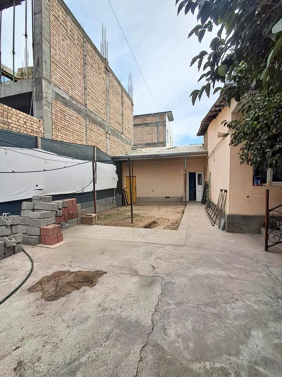 Продаётся 5-комнатная квартира, 450 м², 1/1 этаж — Алмазарский район