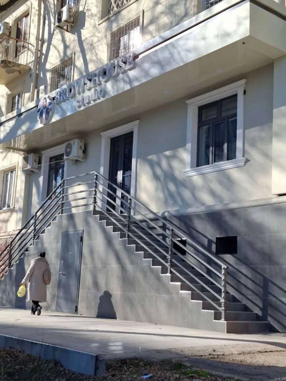 Сотилади тижорат биноси, 200 м², 1/4 қават — Яккасарой тумани