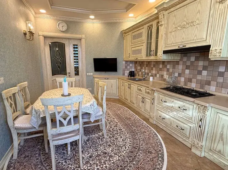 Сдаётся 5-комнатная квартира, 150 м², 3/9 этаж — Мирабадский район